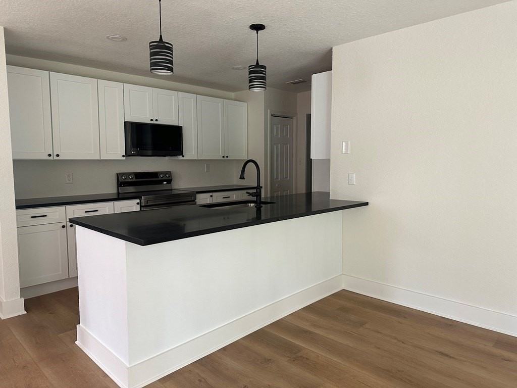 135 Stephanie Dr - Photo 4 of 14