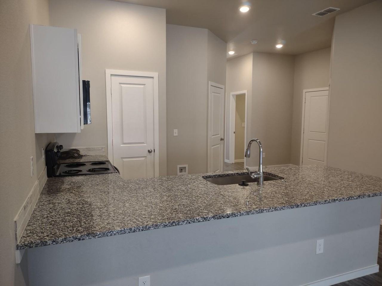 2120 N Avenue J unit: # 1-2 #1-2 - Photo 3 of 10