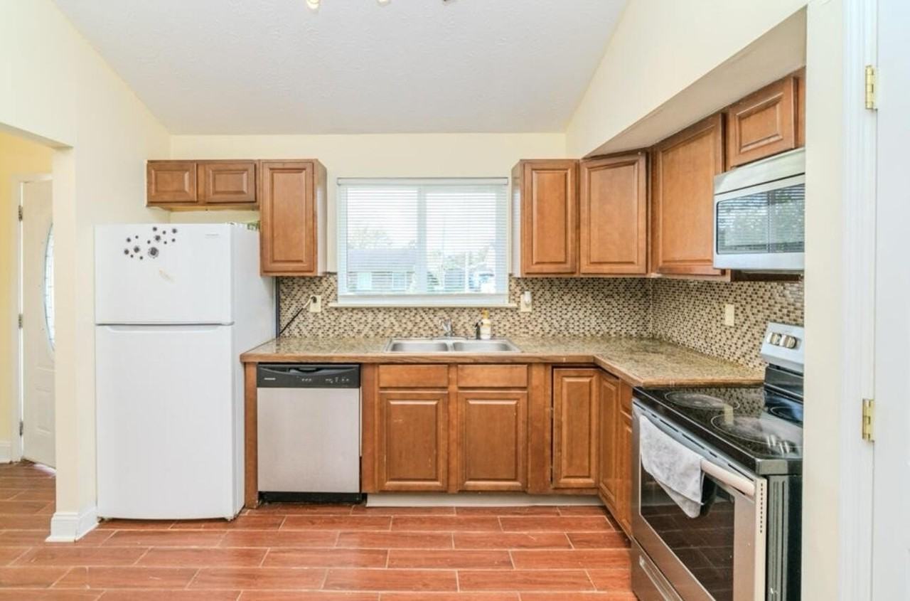 3829 Niagara Dr - Photo 4 of 13