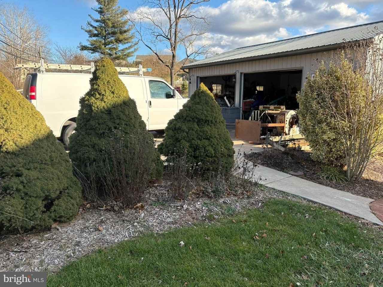 2851 New Windsor Rd - Photo 5 of 18