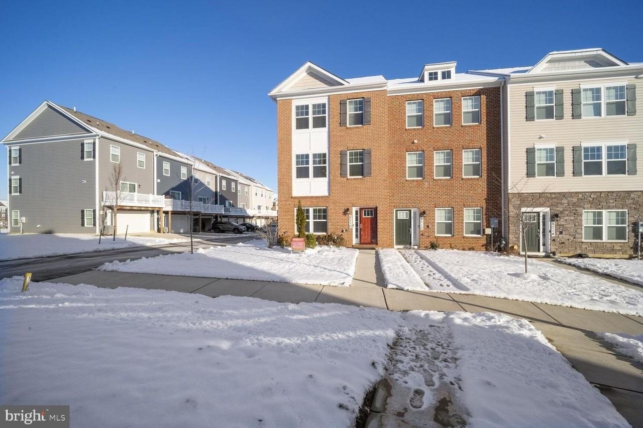 9710 Ruby Lockhart Blvd - Photo 2 of 46