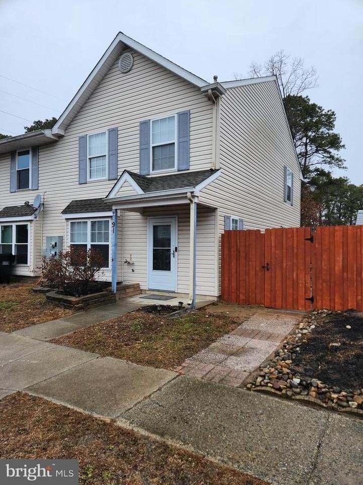 91 Grant Ln - Photo 3 of 39