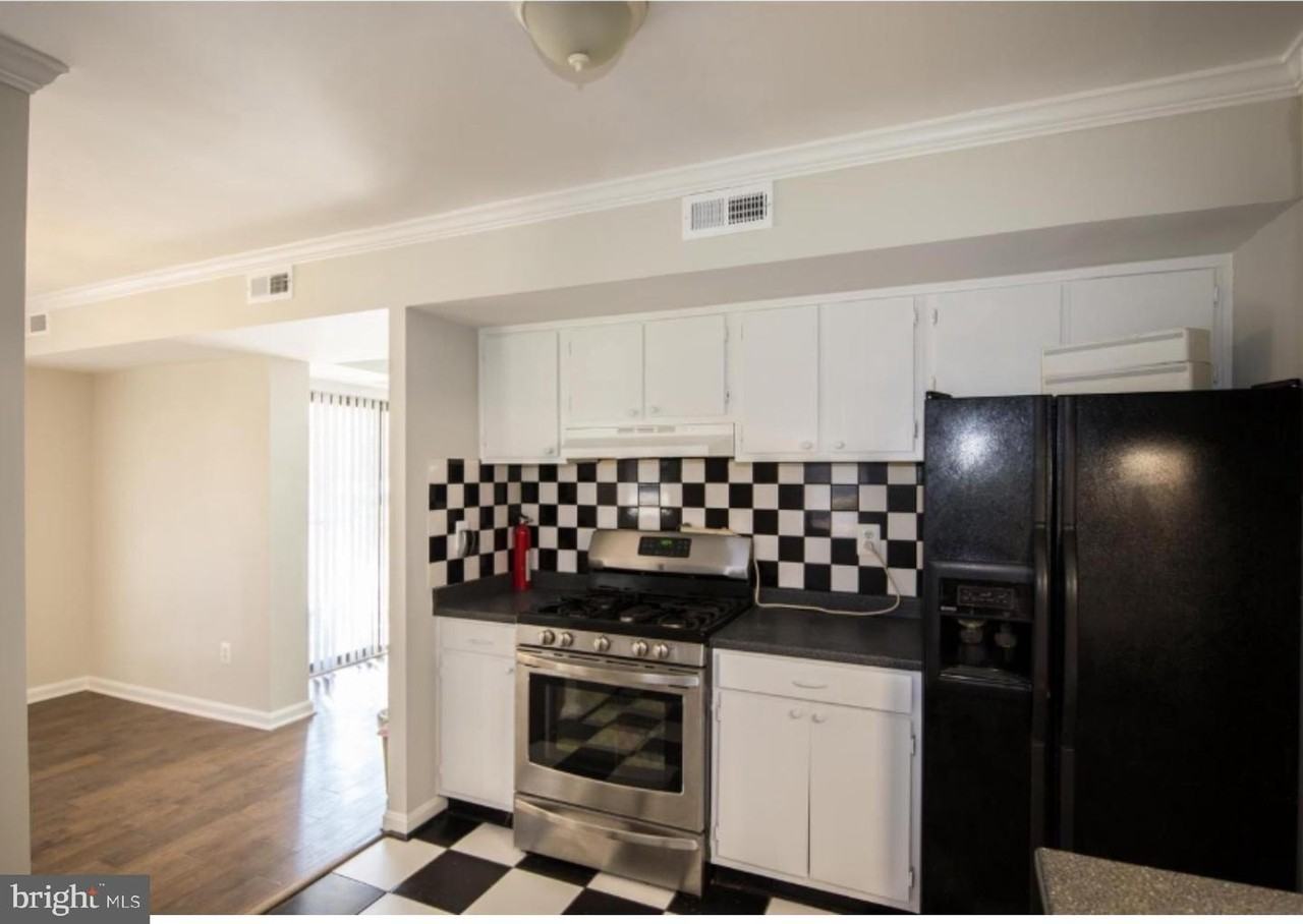 2030 Royal Fern Ct - Photo 4 of 9