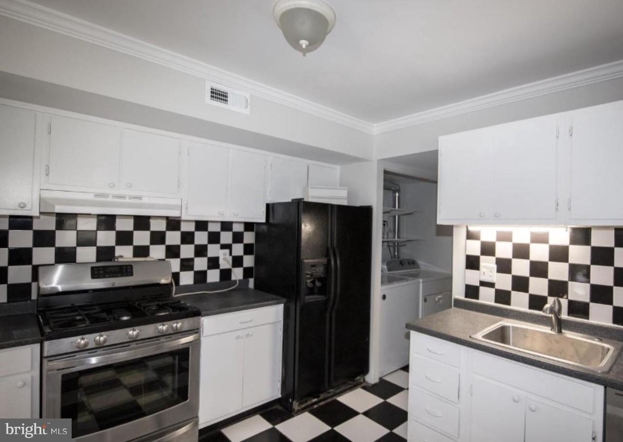 2030 Royal Fern Ct - Photo 5 of 9