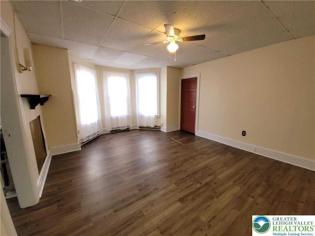 42 Broadway Apt C #C - Photo 4 of 14