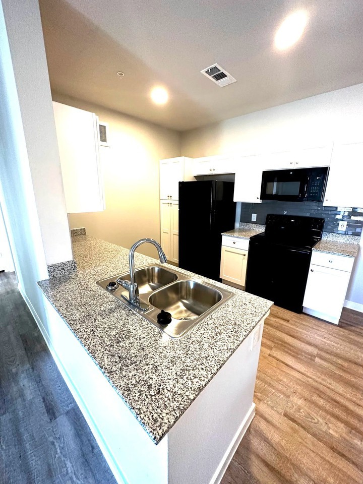 1051 N Fm 1660 #02-288 - Photo 2 of 8
