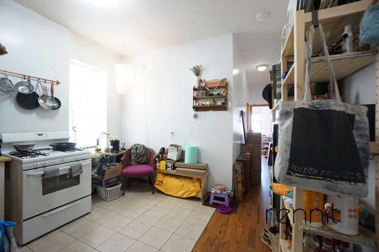 327 43rd St #22 - Photo 3 of 8