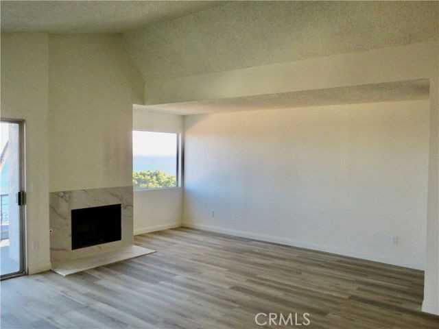 3935 Bluff Pl - Photo 2 of 8