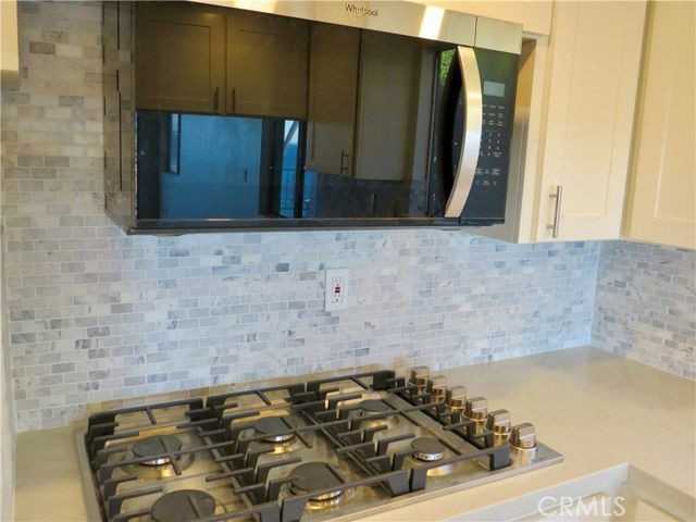 3935 Bluff Pl - Photo 4 of 8