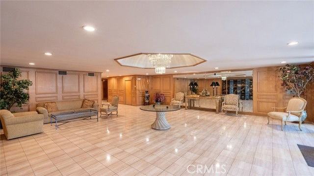 339 N Palm Dr #PH1 - Photo 2 of 8