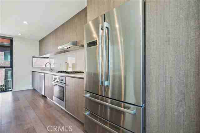 823 N North Fuller Avenue #E - Photo 3 of 8