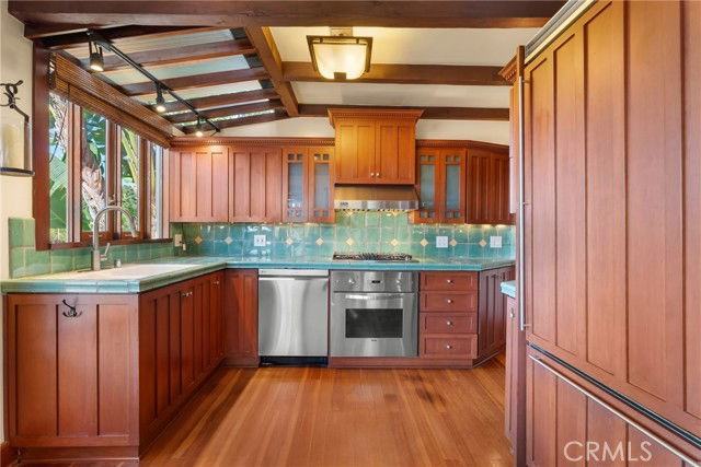 731 Manzanita Dr - Photo 2 of 8