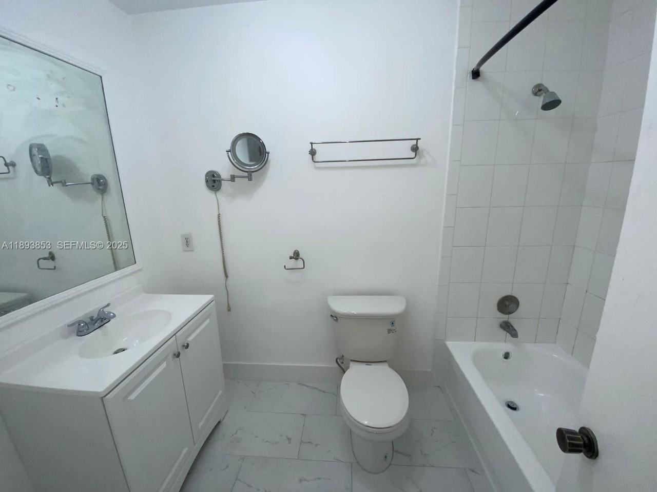 15389 S Dixie Hwy - Photo 2 of 4