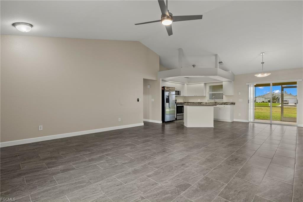 3919 Sw 14th Pl - Photo 3 of 8