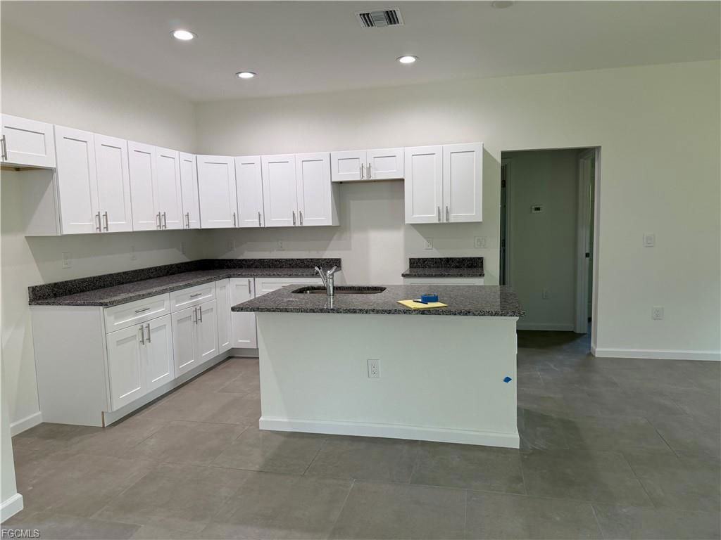 1046 Marshall Ave S - Photo 2 of 8