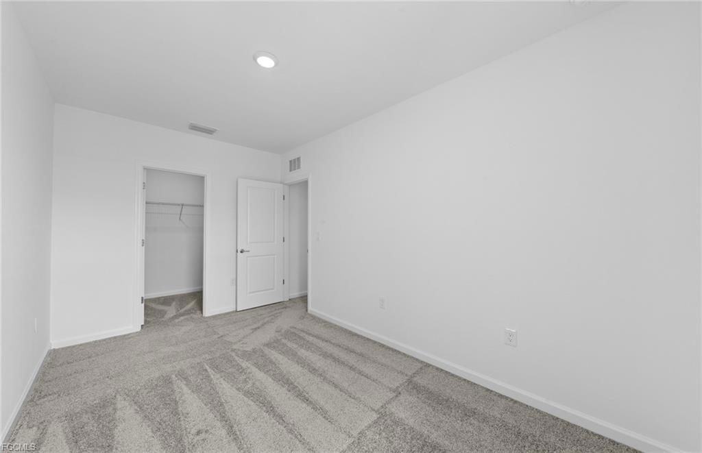 1587 Lake Jessup Cir - Photo 4 of 8