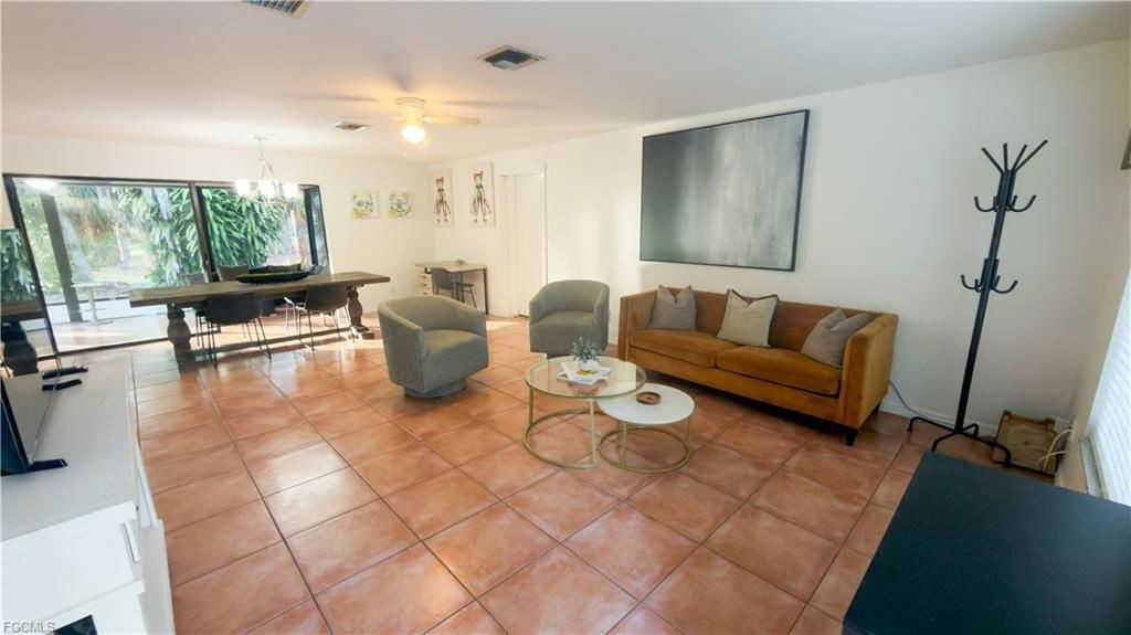 325 29th St Nw - Photo 2 of 8