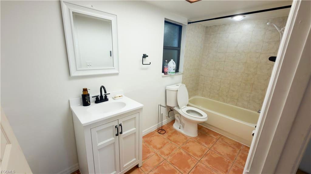 325 29th St Nw - Photo 5 of 8