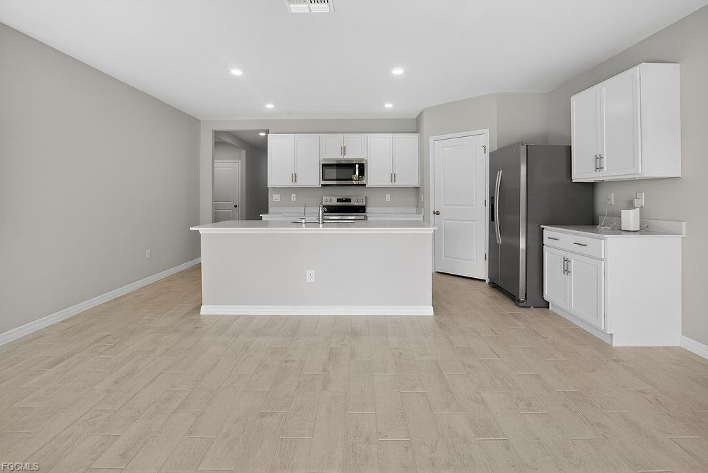 553 Kingsbury Ln - Photo 7 of 8