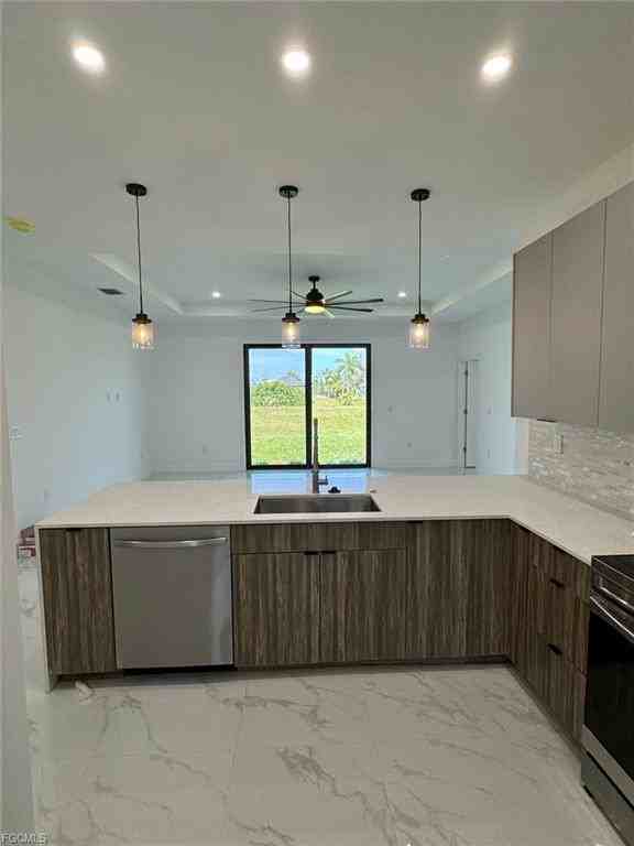 306 Nw 27th Ave - Photo 4 of 8