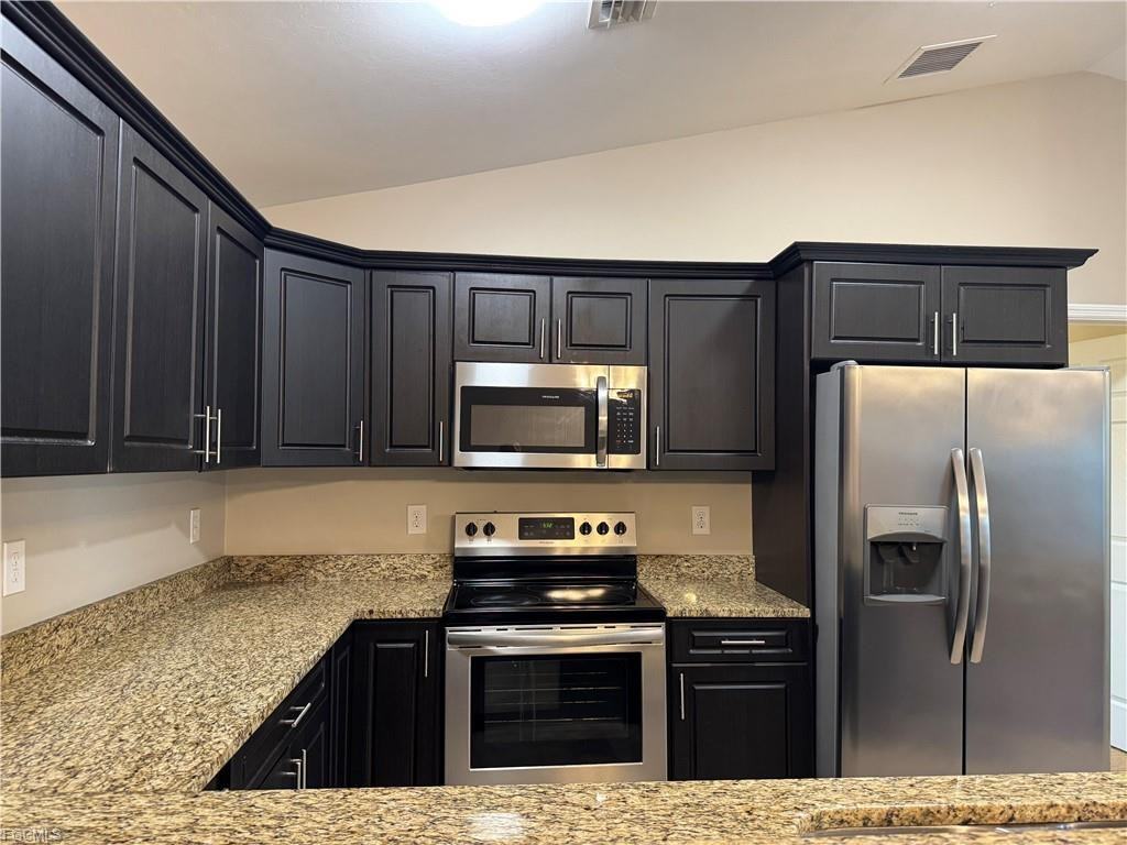 3022 Sw 14th Ct - Photo 2 of 8