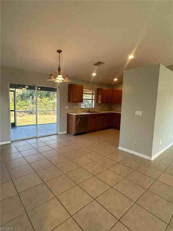 395 Palomar Ave - Photo 5 of 8