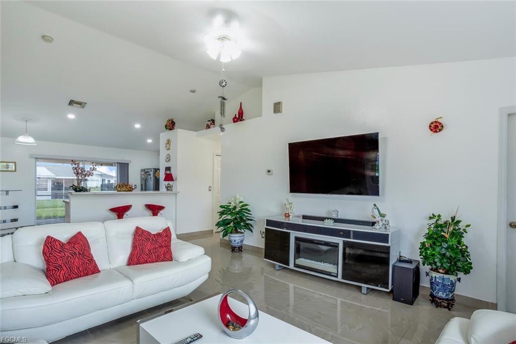 1228 Nw 14th Pl - Photo 3 of 8