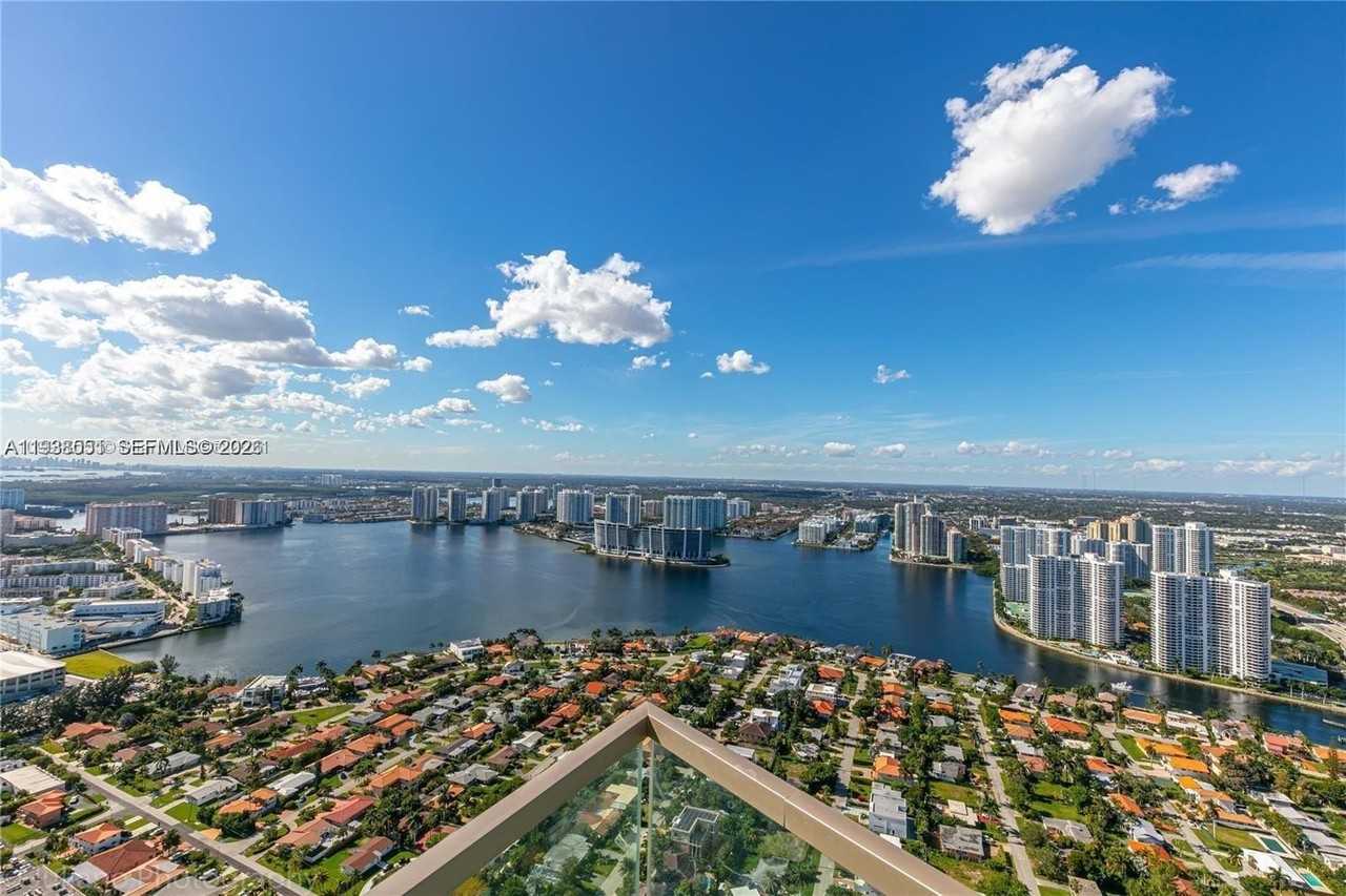 18975 Collins Ave #4705 - Photo 7 of 35