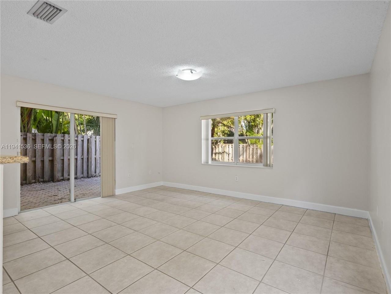 5153 Nw 113th Ave - Photo 6 of 44