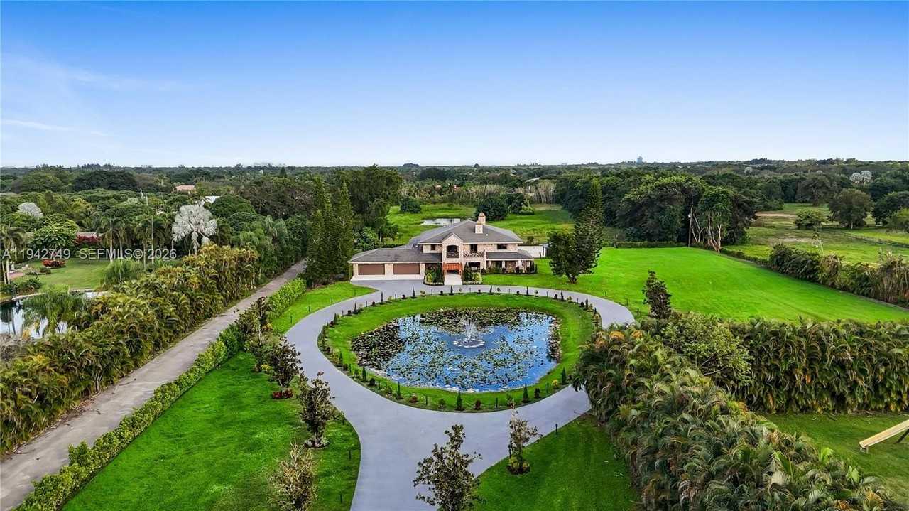 3320 Sw 121st Ave - Photo 2 of 50