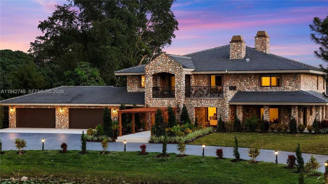 3320 Sw 121st Ave - Photo 5 of 50