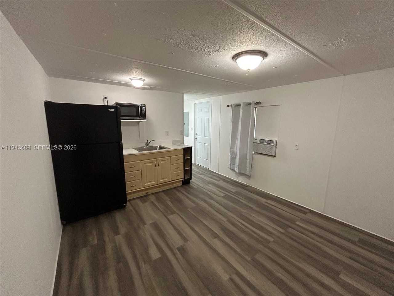 11942 N Branch Rd #B - Photo 2 of 14