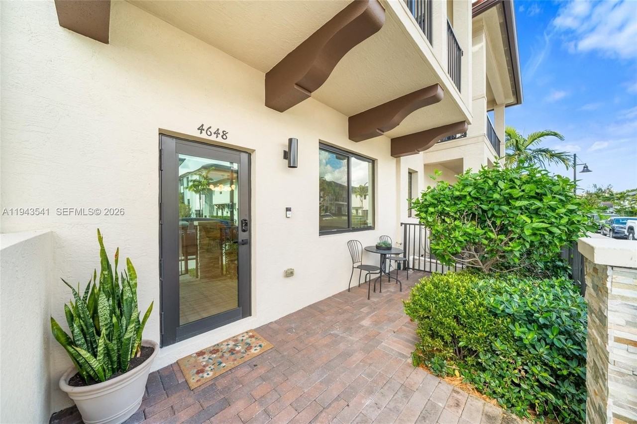 4648 Nw 83rd Ave #4648 - Photo 3 of 50