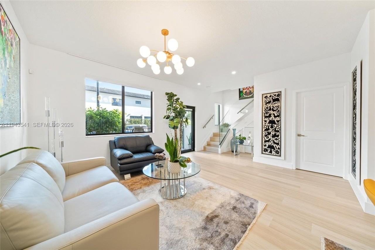 4648 Nw 83rd Ave #4648 - Photo 4 of 50