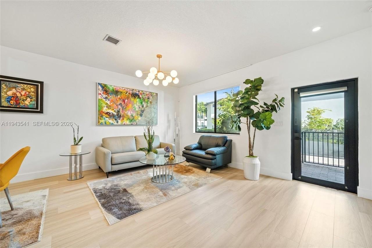 4648 Nw 83rd Ave #4648 - Photo 5 of 50