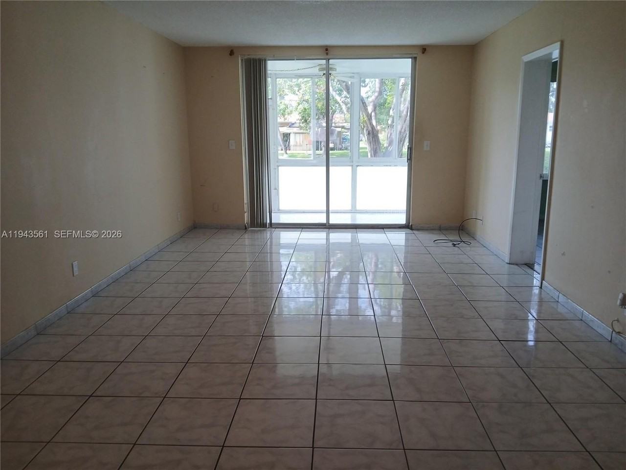 5950 Del Lago Cir #112 - Photo 5 of 9