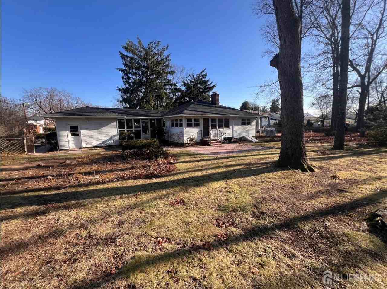 18 Bradford Rd - Photo 2 of 10