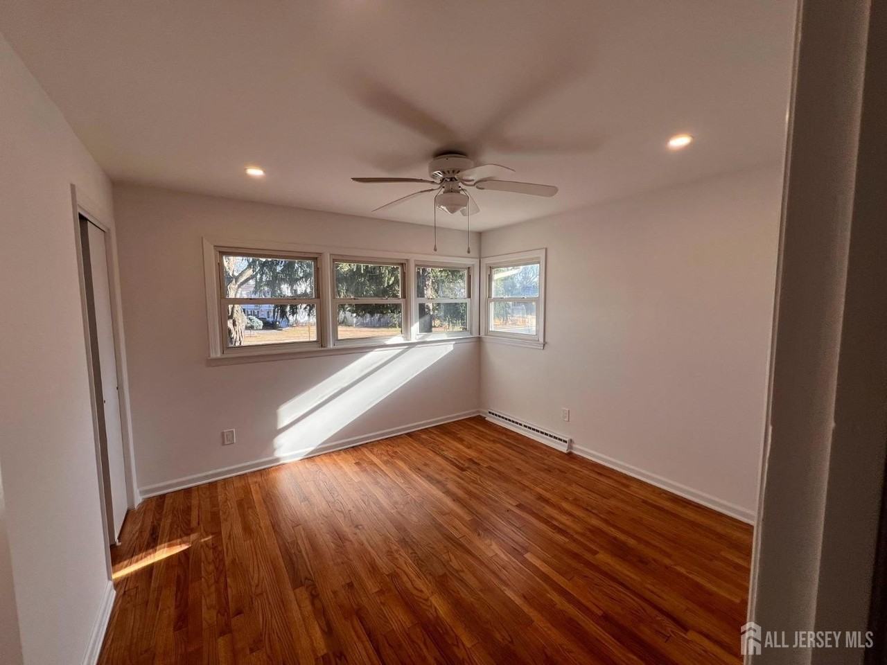 18 Bradford Rd - Photo 5 of 10