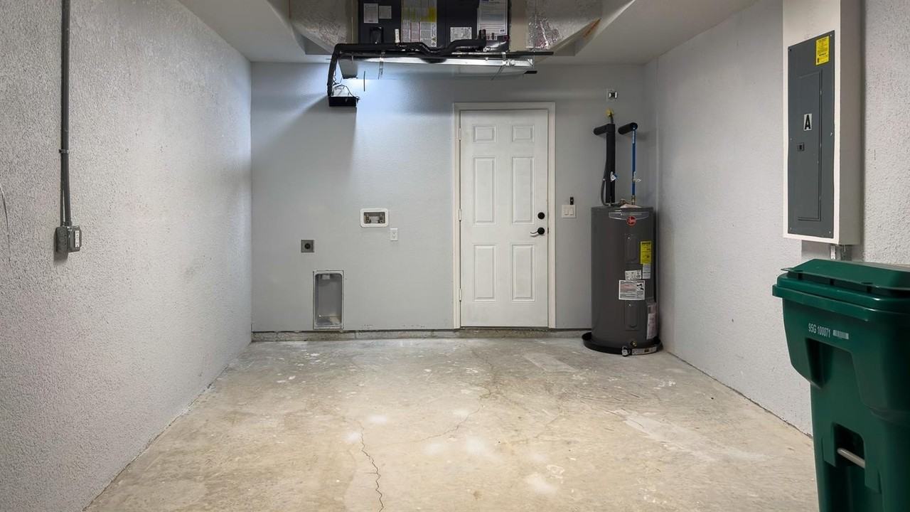 11154 Pendleton Ave - Photo 5 of 32