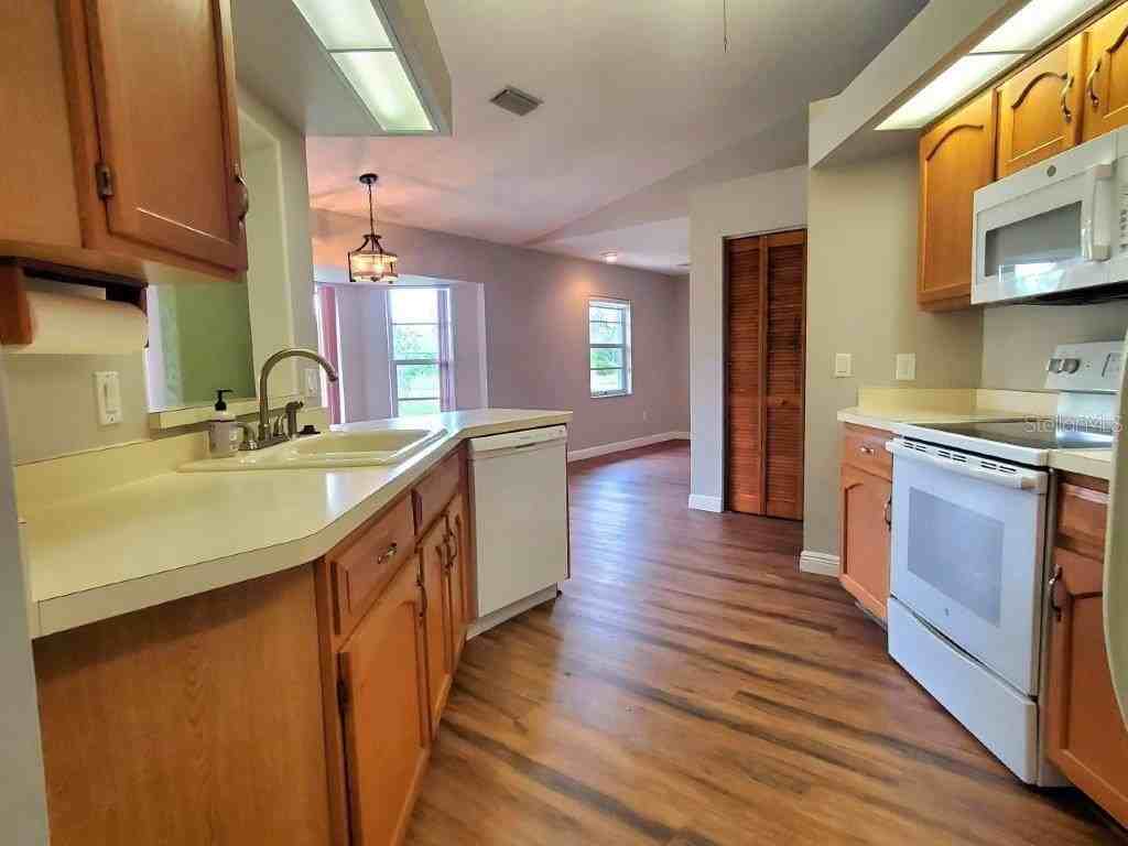 26014 Ocelot Ln - Photo 4 of 35