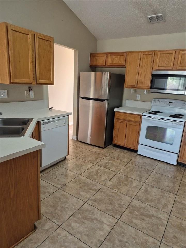 35 Rosepetal Ln - Photo 6 of 29