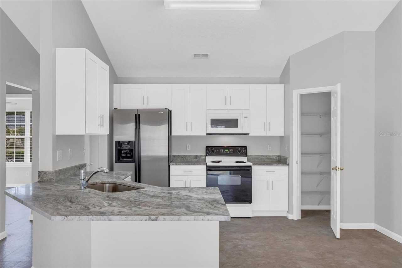 115 Brunswick Ln #B - Photo 6 of 37