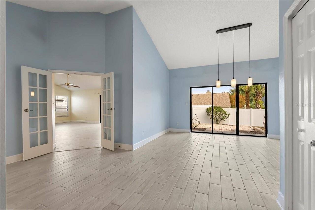 1062 Weaver Dr - Photo 2 of 17