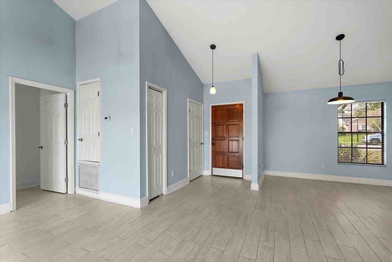 1062 Weaver Dr - Photo 3 of 17