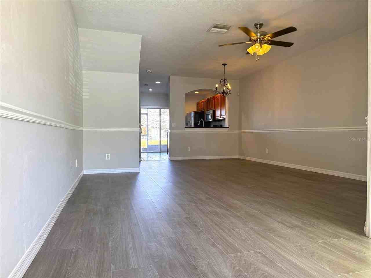 16410 Swan View Cir - Photo 3 of 24