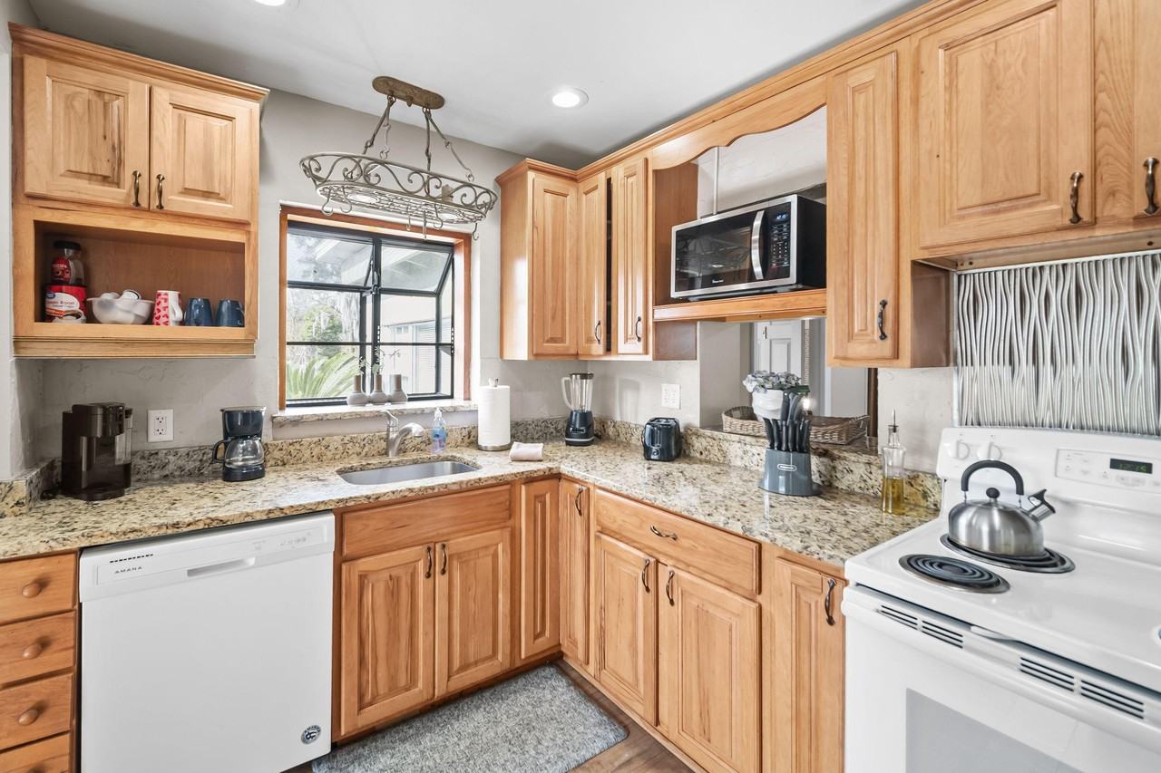 Lexington Ave - Photo 6 of 41