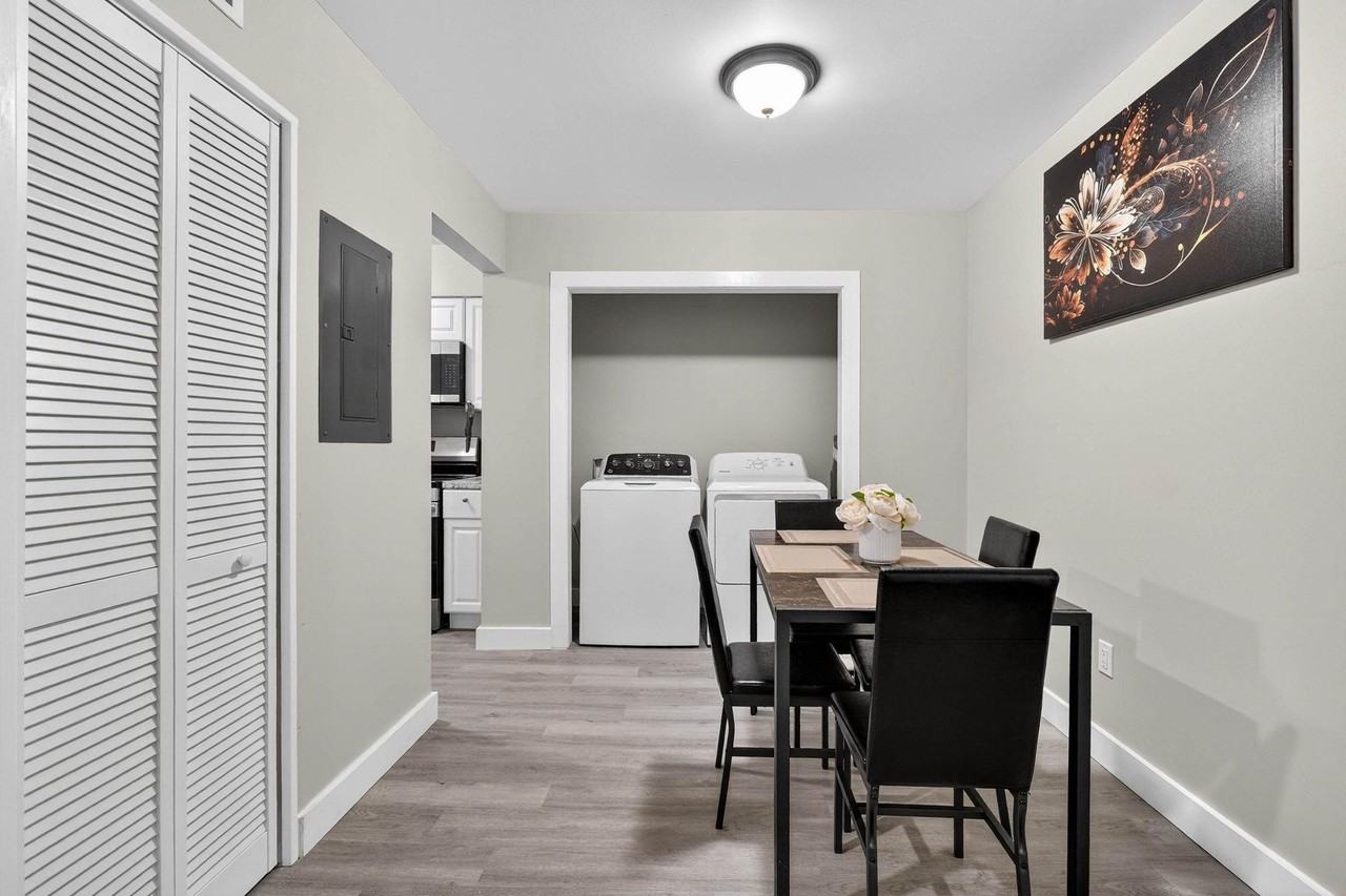 Phillips St - Photo 4 of 21