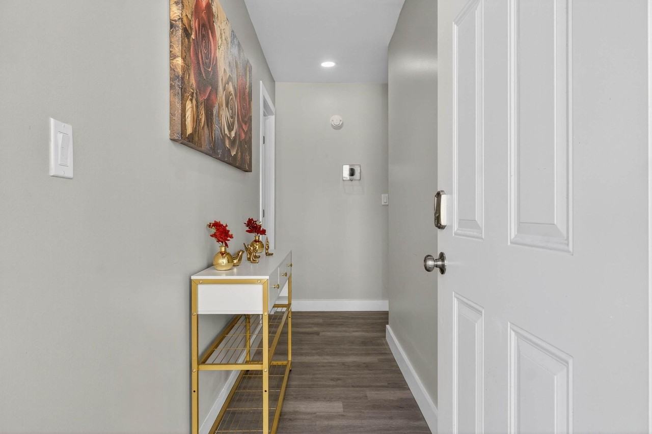 Phillips St - Photo 6 of 21