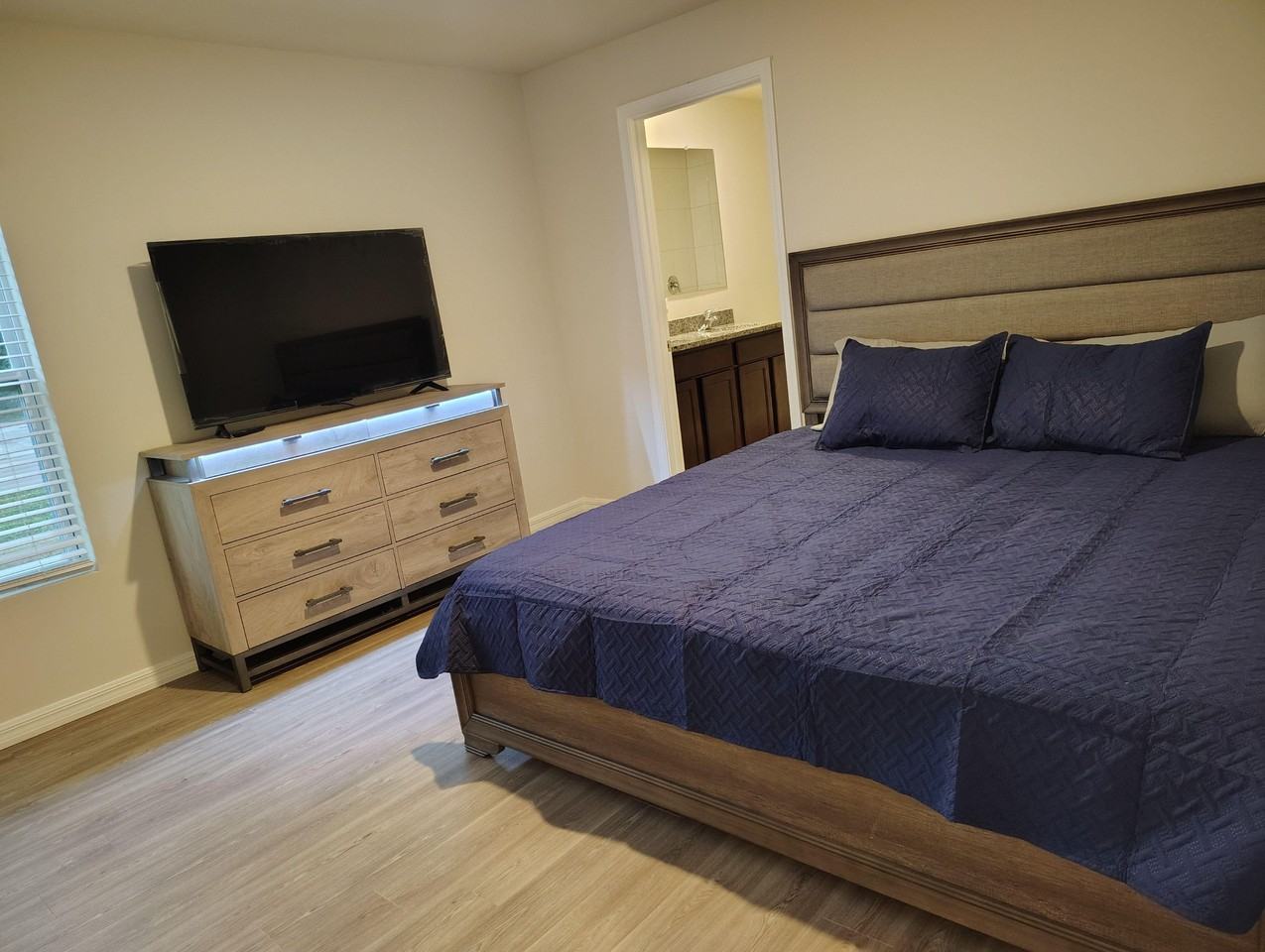 Slate Pl - Photo 5 of 7