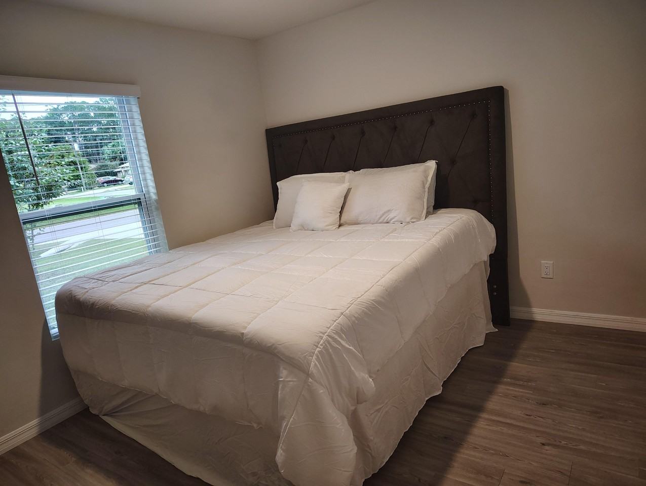 Slate Pl - Photo 6 of 7